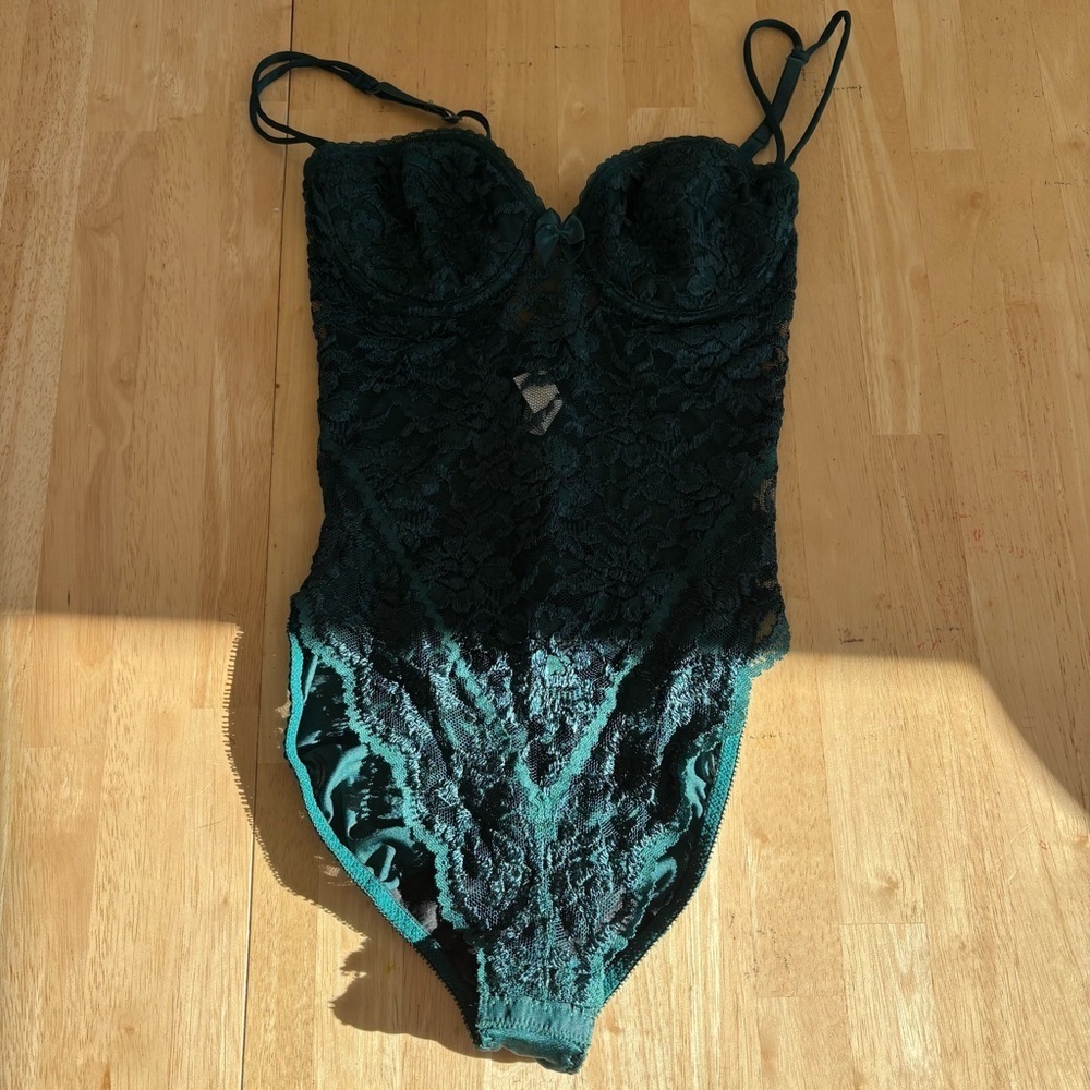 Vintage Victoria’s Secret lace bodysuit teddy 34B dark green underwire gold tag